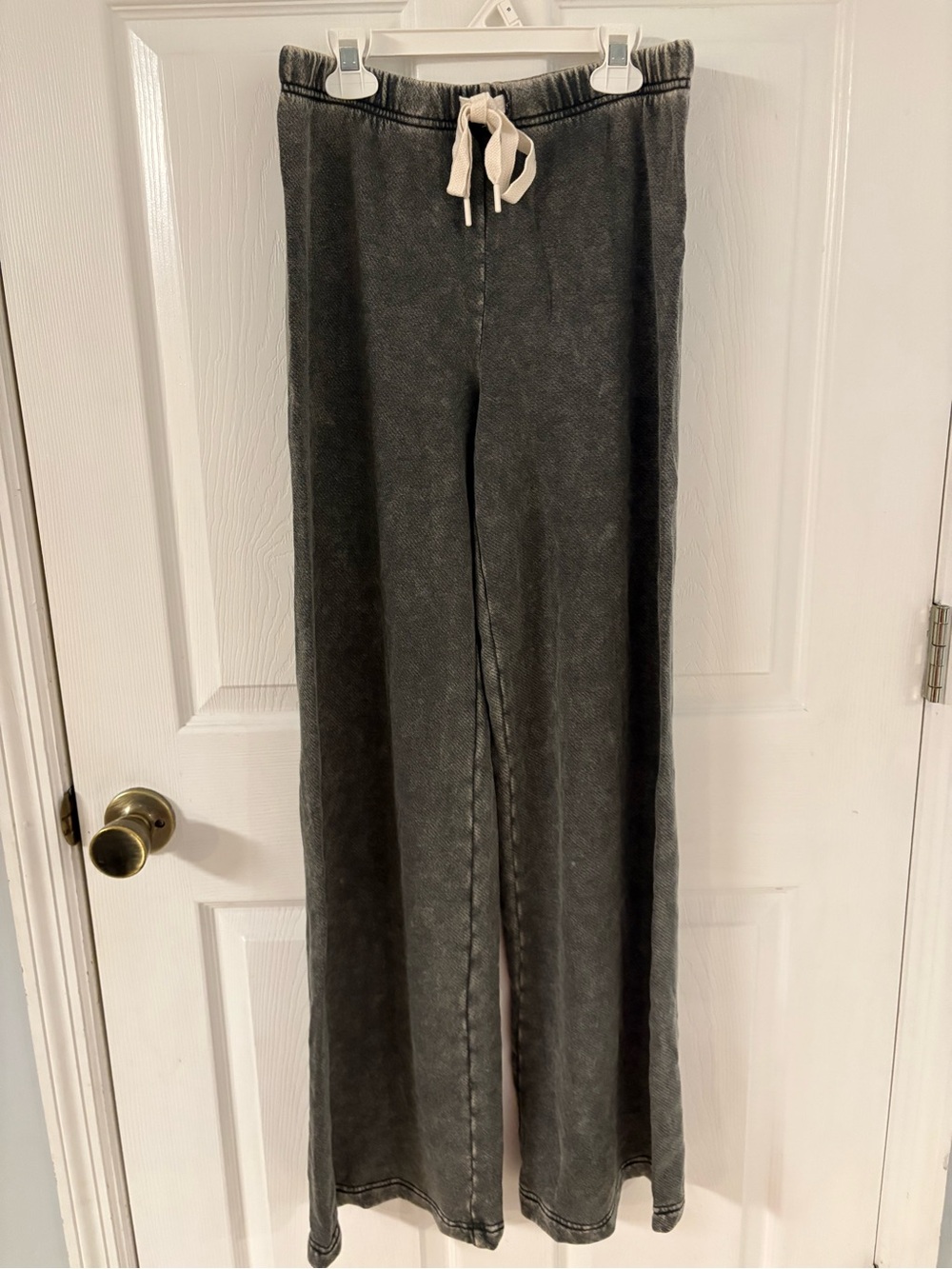 NEW aerie Charcoal Gray Drawstring WIDE LEG pants with Cream Tie